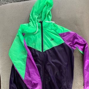 Women’s Nike Wind Breaker